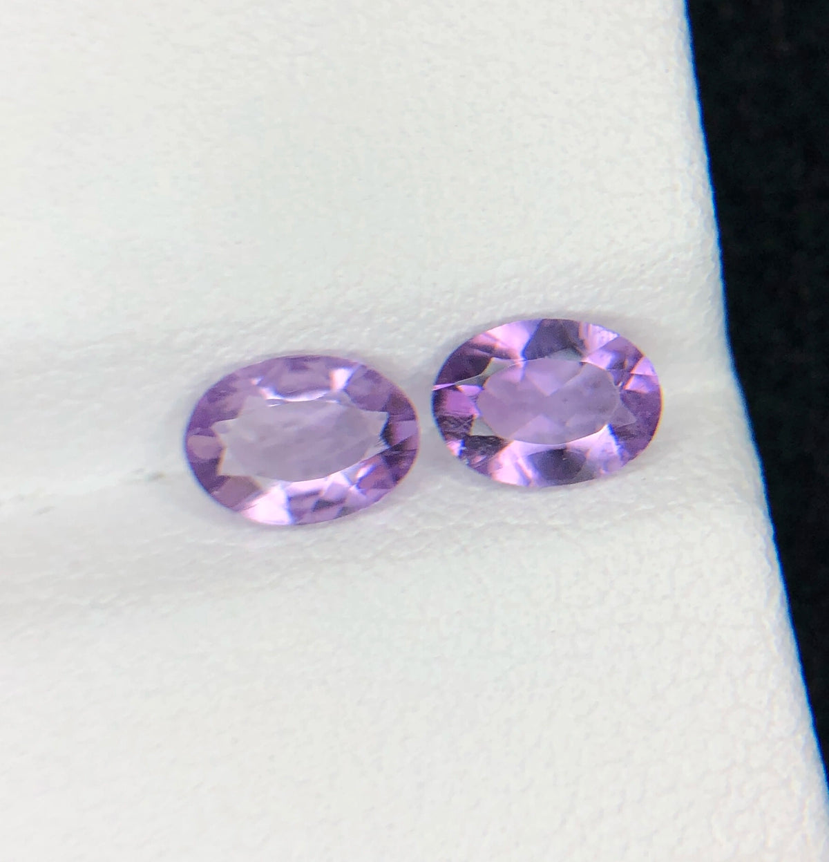 Set van 2 Natuurlijke Amethisten 1,20 ct – Topkwaliteit Ovaal Geslepen Edelstenen 6,8 × 4,8 mm