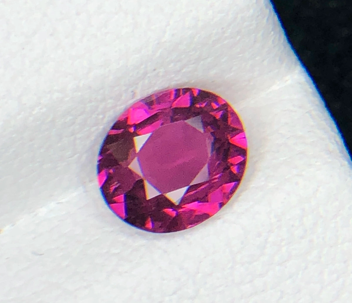 Natuurlijke Rozerode Granaat 1,05 ct – Ovaal Geslepen Losse Edelsteen