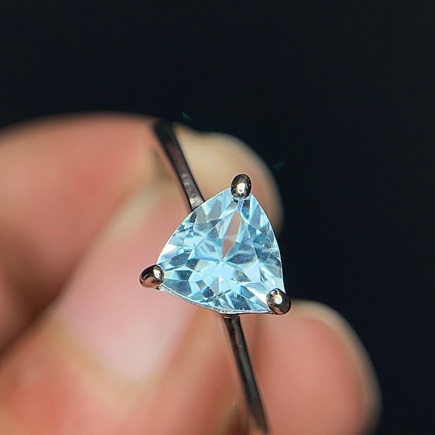 Swiss blue topaasring – 9.89 ct, gerhodineerd, blauw, 925 sterling zilver