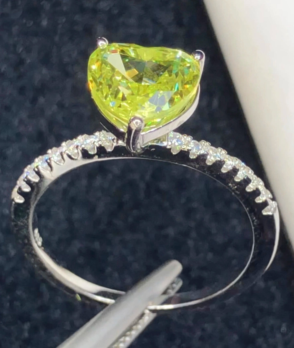 Ring van 925 zilver met 13,00 ct cubic zirconia