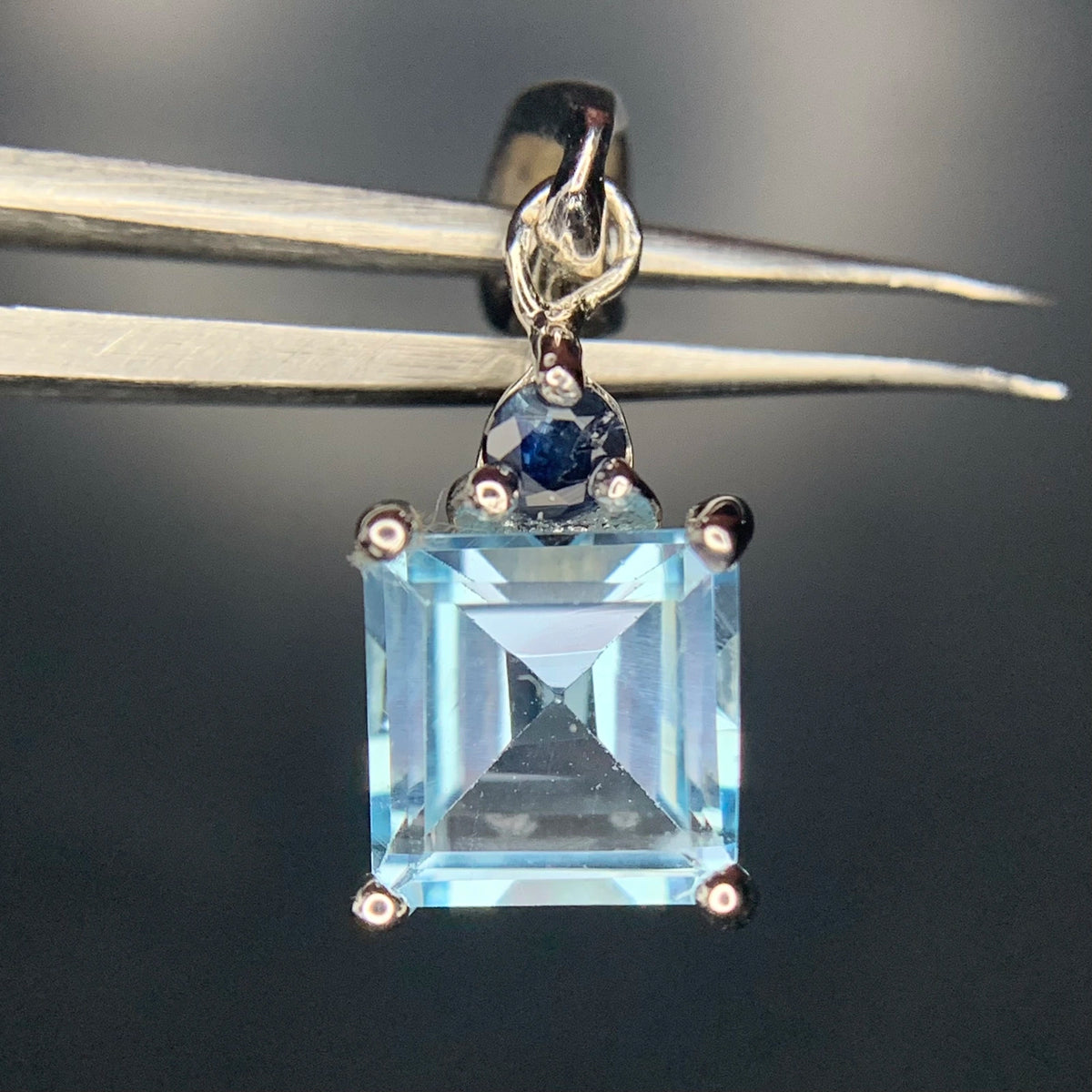 Swiss blue topaashanger – 6.88 ct, gerhodineerd, blauw, 925 sterling zilver