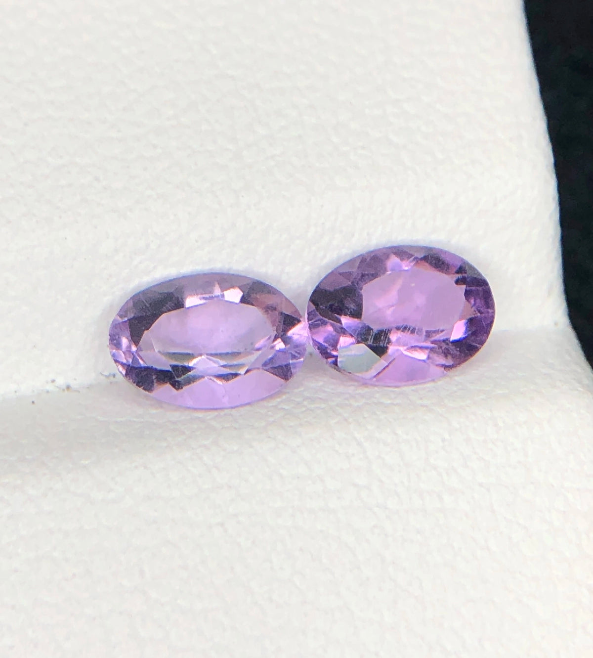 Set van 2 Natuurlijke Amethisten 1,40 ct – Ovaal Geslepen Paarse Edelstenen 6,7 × 4,8 mm