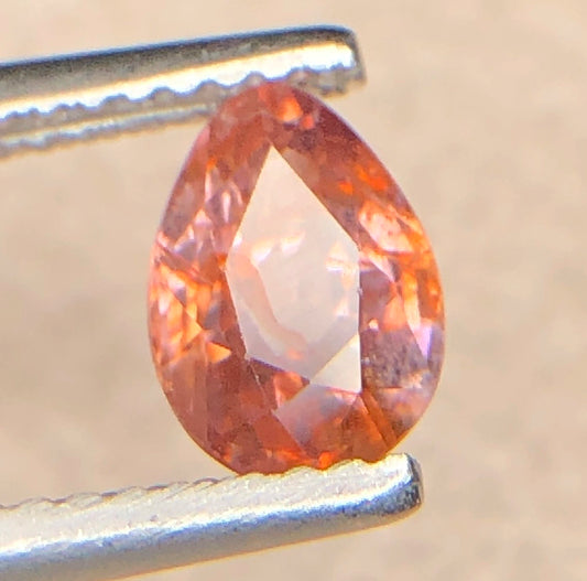 Natuurlijke Zirkoon 1,45 ct – Ovaal Facetgeslepen Perzik-Roze Edelsteen 7,2 × 5 mm