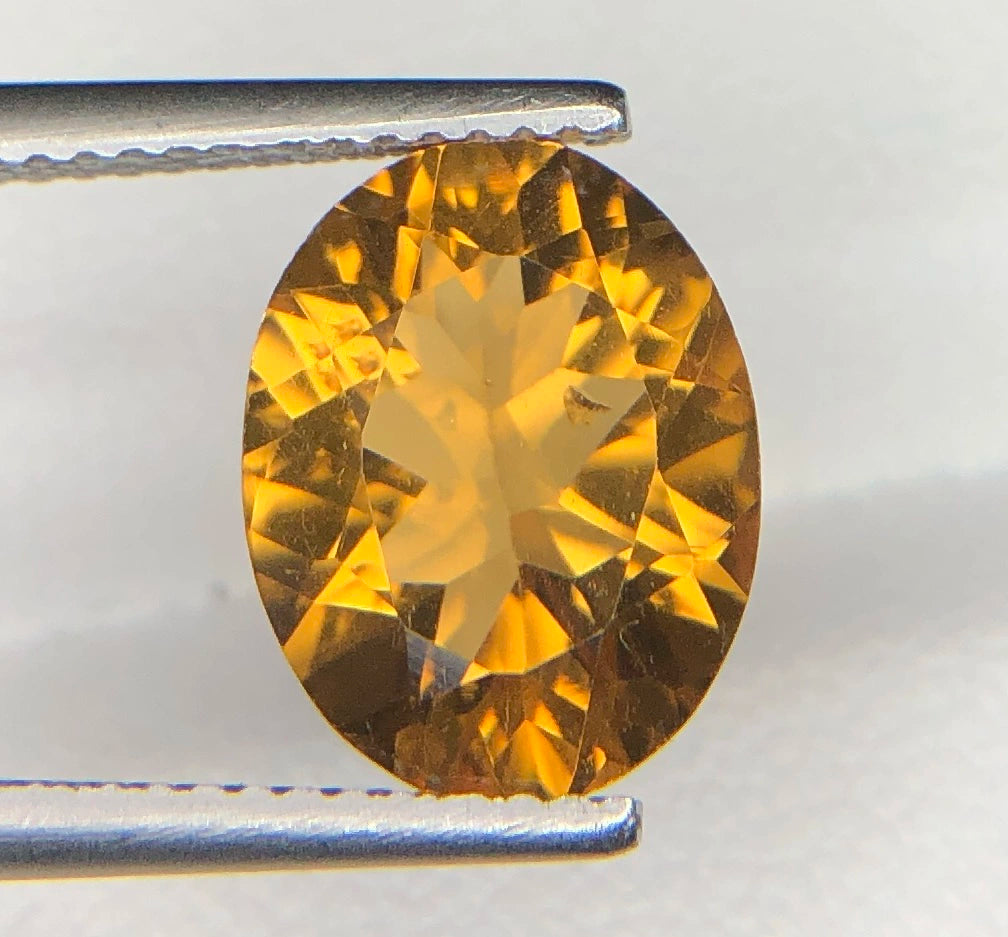 Natuurlijke Citrien 3,95 ct – Ovaal Facetgeslepen Goudgele Edelsteen 11,6 × 9,2 mm