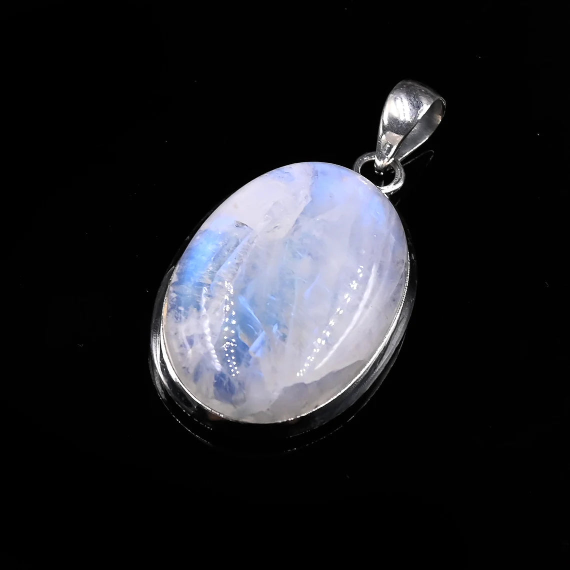 Ovale Blue-Fire Rainbow Maansteen Hanger – Handgemaakt in 925 Sterling Zilver
