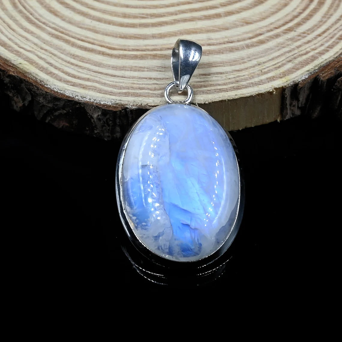 Ovale Blue-Fire Rainbow Maansteen Hanger – Handgemaakt in 925 Sterling Zilver