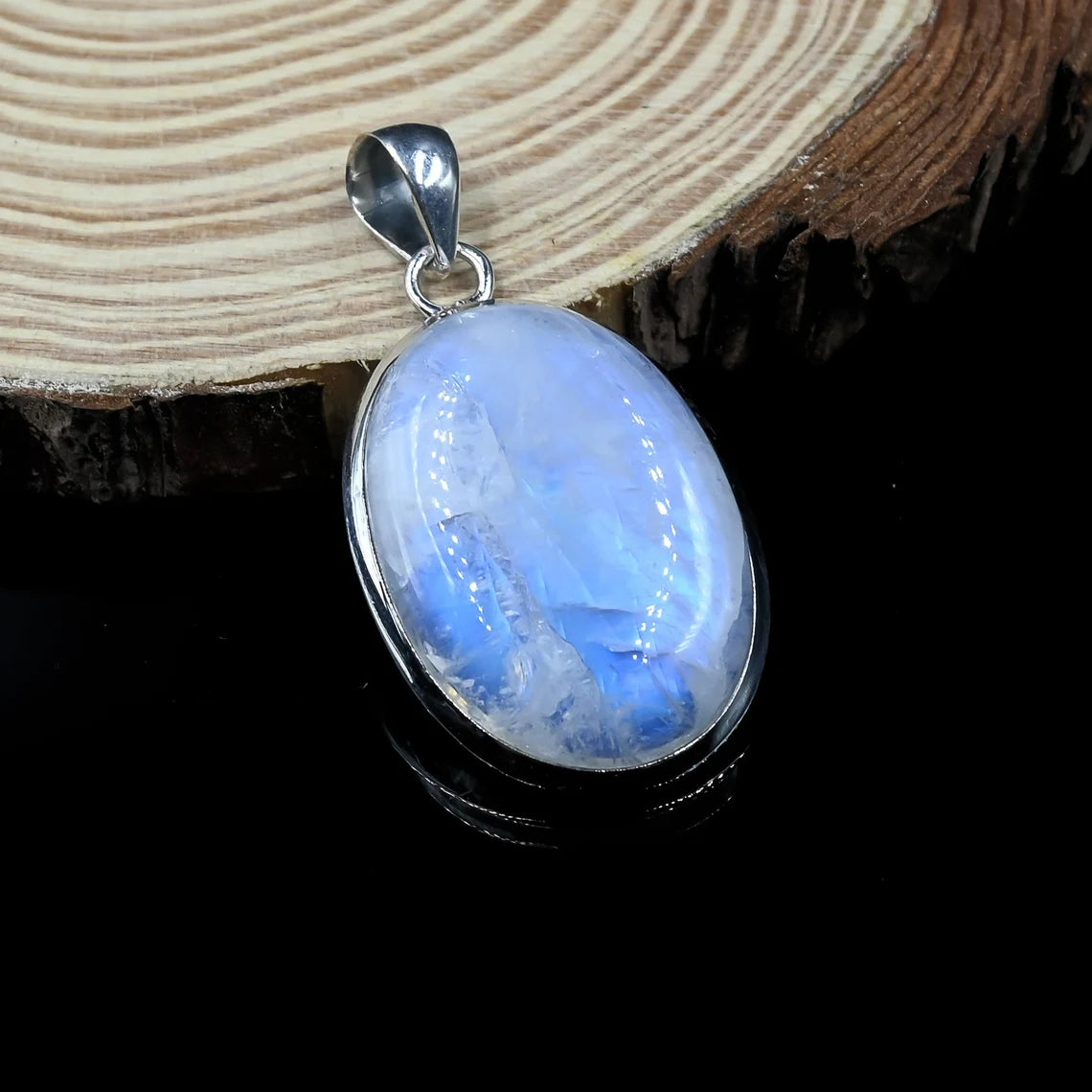 Ovale Blue-Fire Rainbow Maansteen Hanger – Handgemaakt in 925 Sterling Zilver