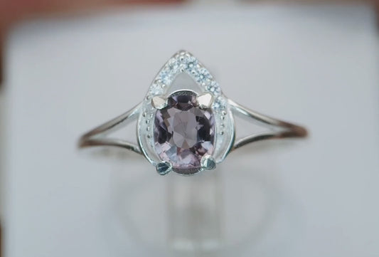 Zeldzame natuurlijke paarse spinelring van 925 sterling zilver