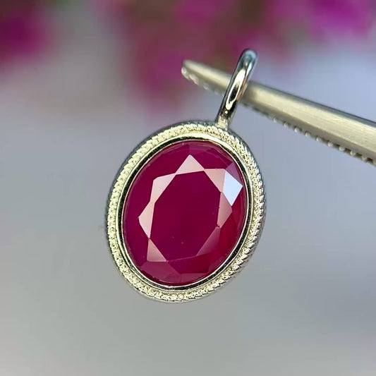 Natuurlijke Robijn Hanger – Glass Filled & Rhodium Plated