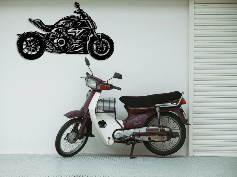 "Verrijk je interieur met deze unieke handgemaakte Ducati X Diavel wanddecoratie!"