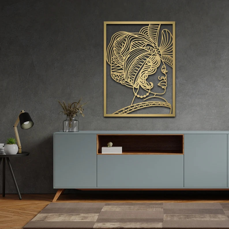 "Voeg stijl en karakter toe aan jouw huis met deze unieke handgemaakte vrouw wanddecoratie "